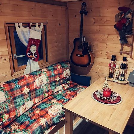 فيلا Tiny House Des Bougnats Teilhede المظهر الخارجي الصورة